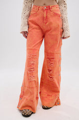 ABOVE AVERAGE DISTRESSED SIDE SNAP JEANS