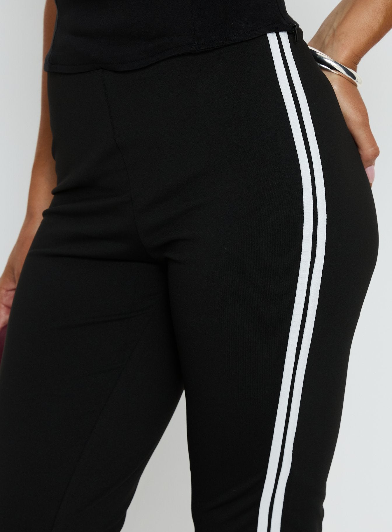 Jobey Capri Pants Black