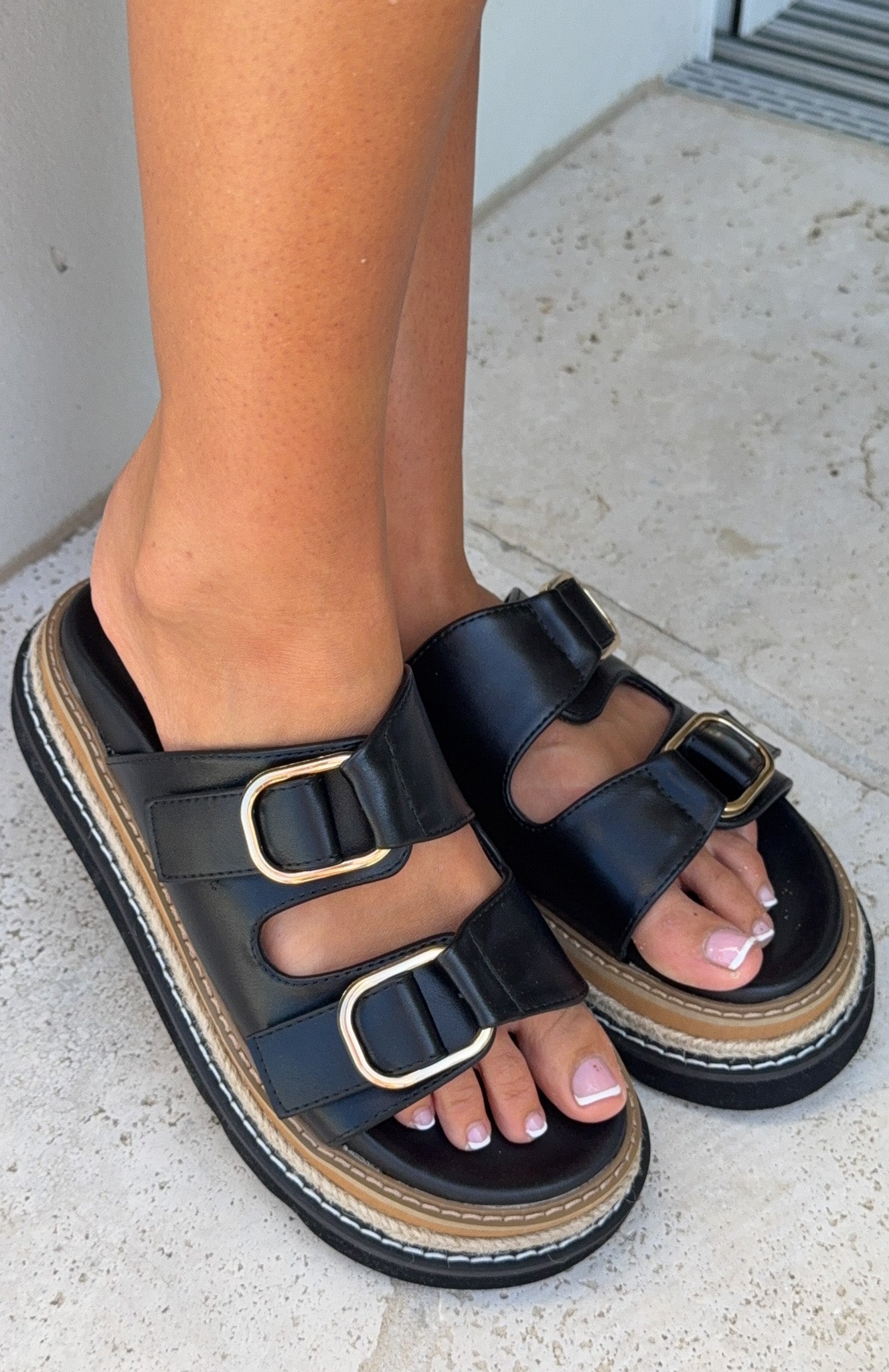 Rowan Flats Black