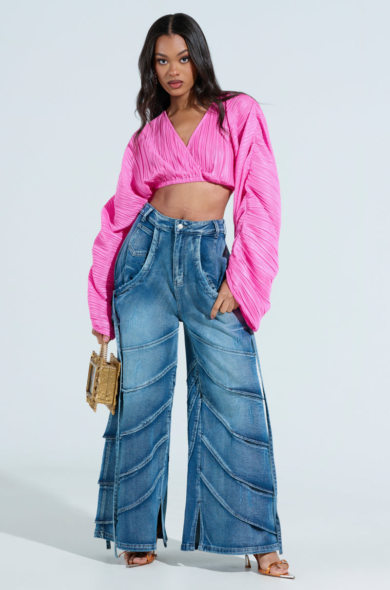 CROPPED PLISSE RUCHED SLEEVE BLOUSE