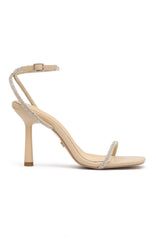 Julia Heels Nude