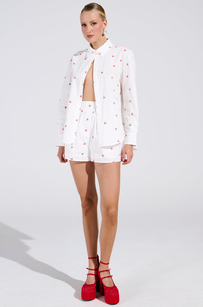 FLOWER WOMAN SHORT