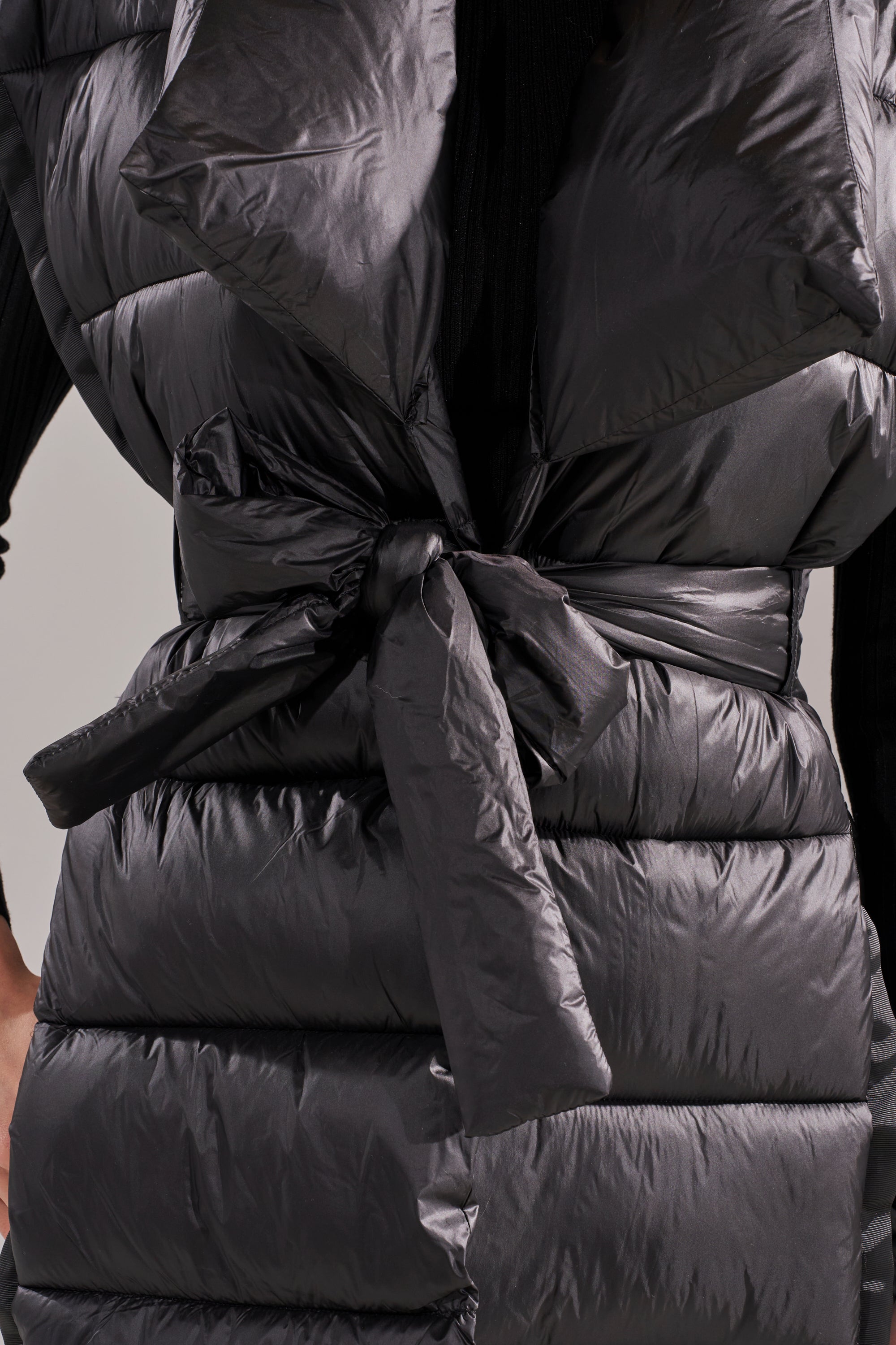 PILOT JONES LONG LINE PUFFER VEST IN BLACK