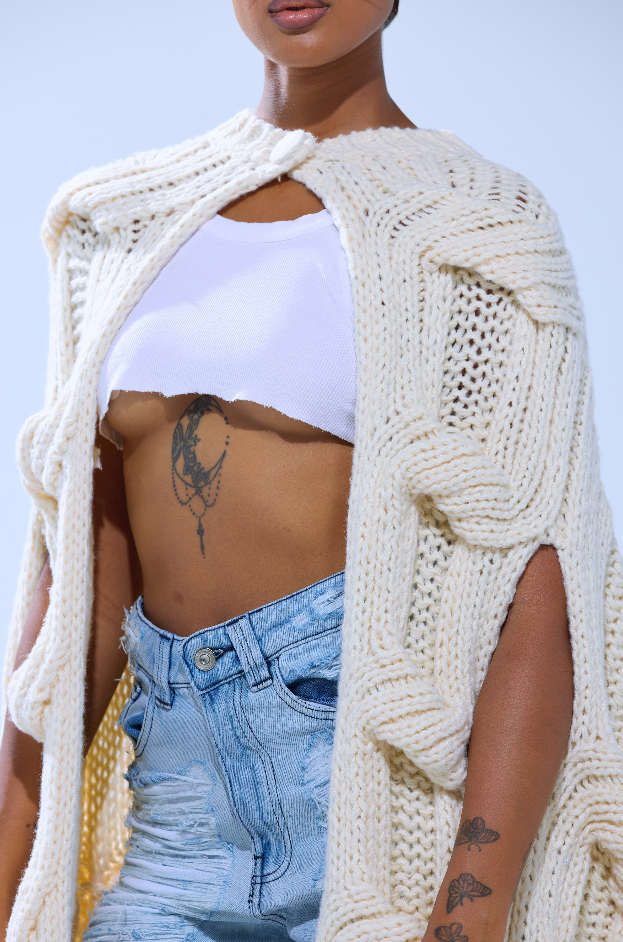 TEXTURED CHUNKY KNIT SWEATER