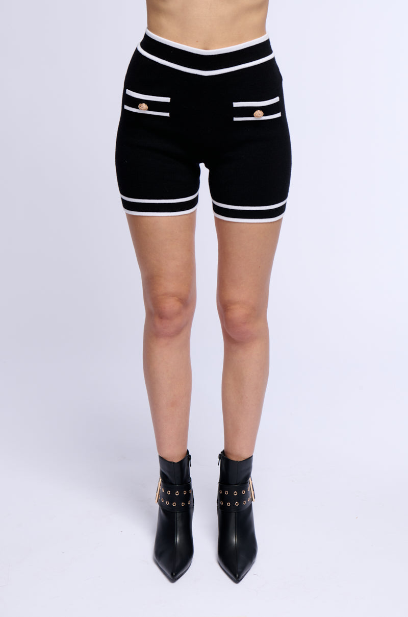 LEIGHTON CLASSY SWEATER KNIT SHORT