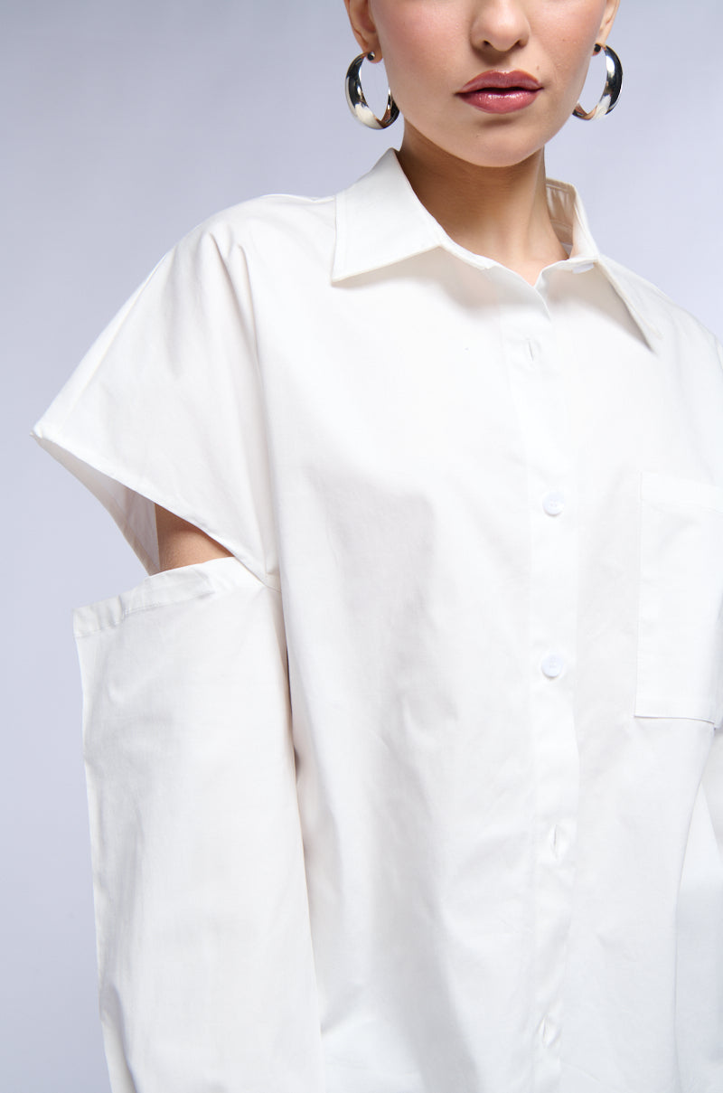 SIMPLE BUT EXTRA BUTTON DOWN TOP